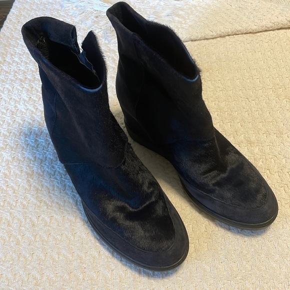 VINCE Pony Hair Black Suede Ankle Boots - Picture 1 of 7